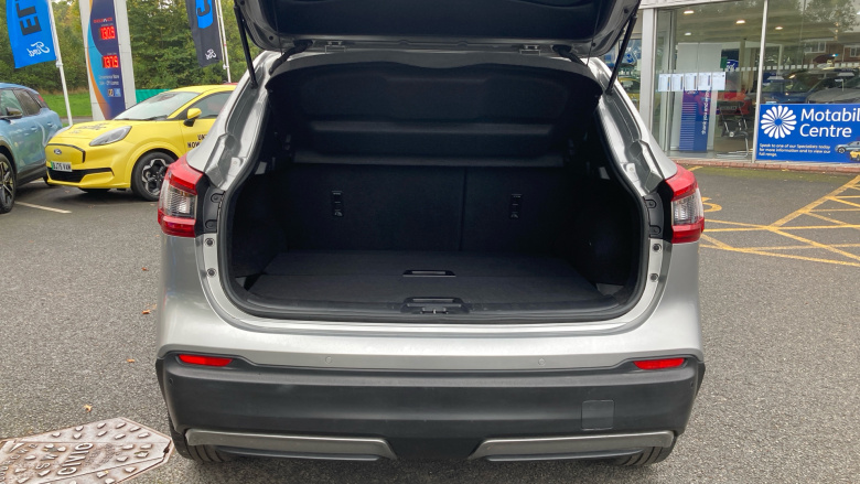 Nissan Qashqai 1.6 DiG-T Tekna 5dr Petrol Hatchback